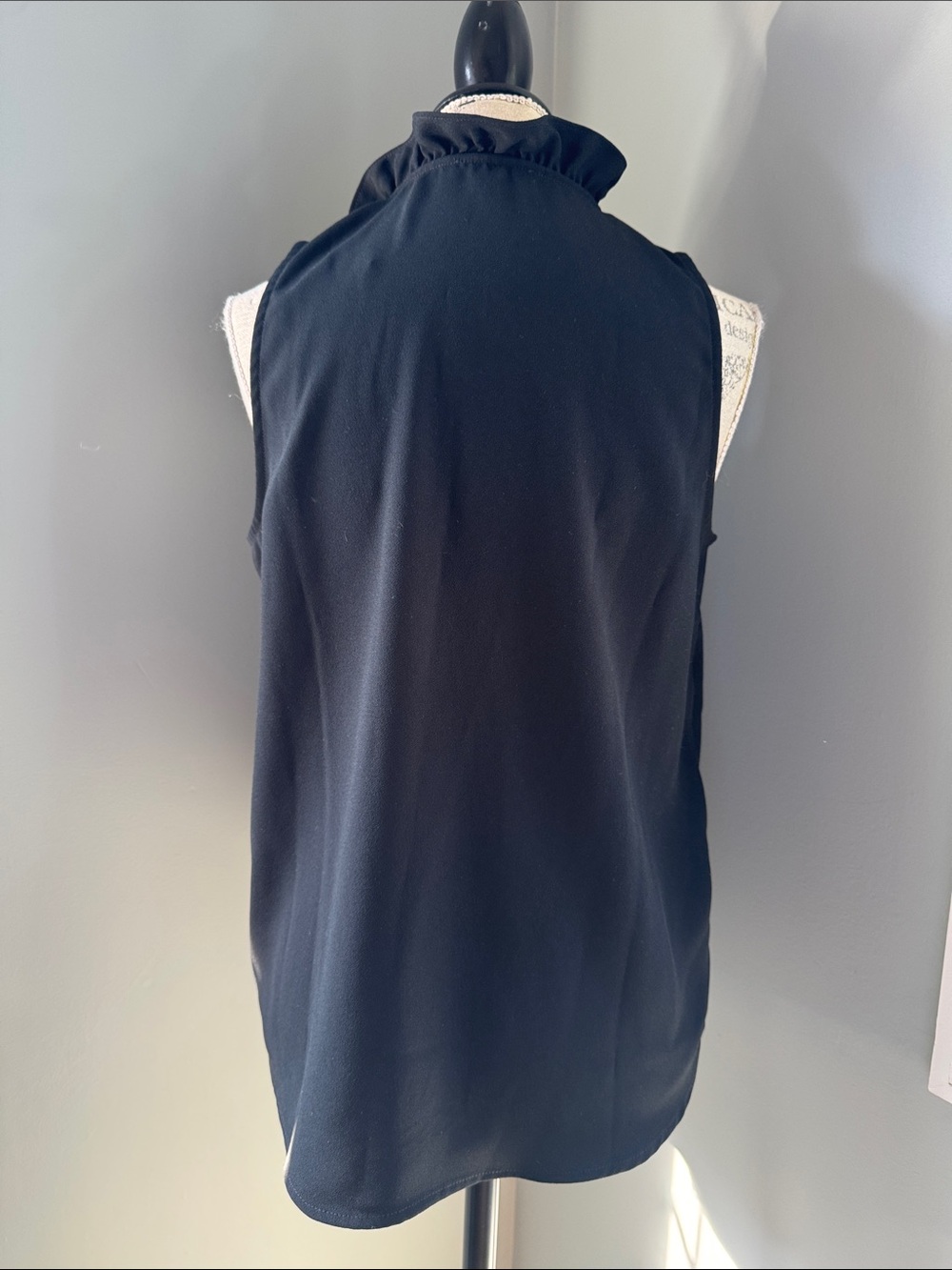 J.Crew sleeveless ruffled neck top black small - Picture 5 of 7